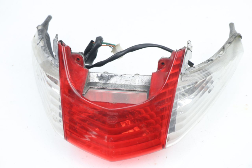 photo de FEU ARRIERE PEUGEOT SUM UP 125 (2008 - 2013) - Marquages et références