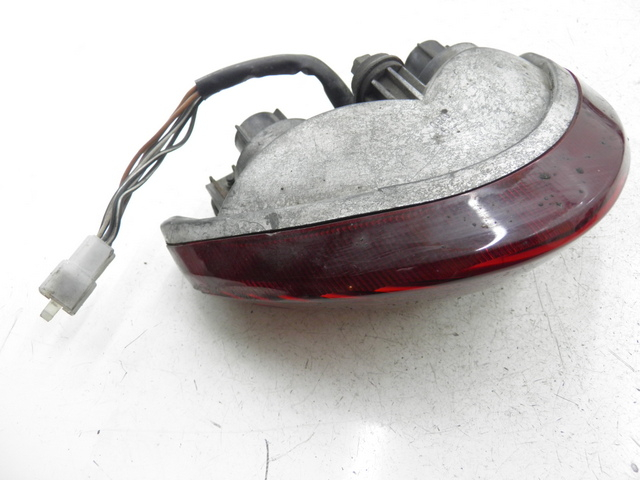 photo de FEU ARRIERE SUZUKI SV S 650 (1999 - 2002) - Détails caractéristiques