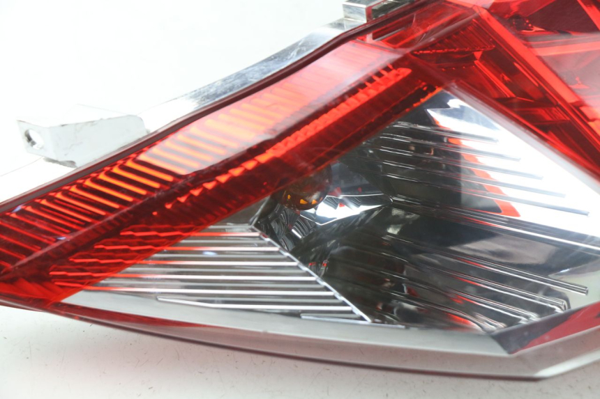photo de FEU ARRIERE SYM GTS EFI ABS 125 (2012 - 2016)
