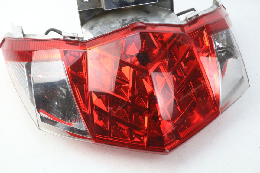 photo de FEU ARRIERE SYM GTS EFI ABS 125 (2012 - 2016)
