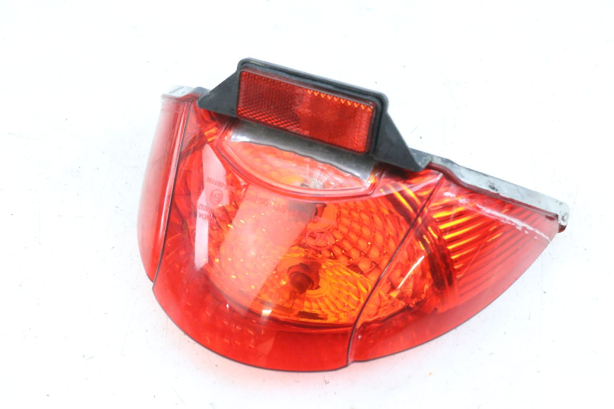 photo de FEU ARRIERE BEELINE VELOCE 4T 50 (2011 - 2020)