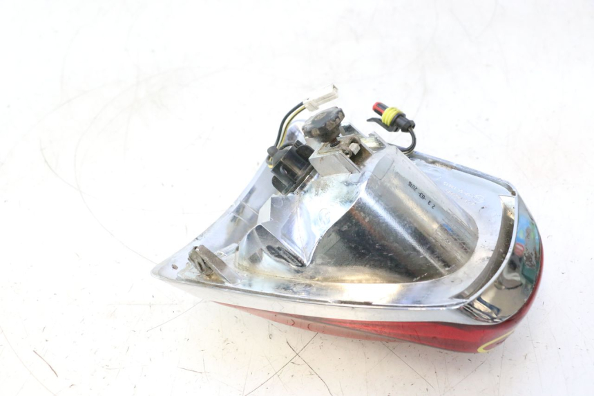 photo de FEU ARRIERE PIAGGIO VESPA PRIMAVERA 2T 50 (2013 - 2018) - Vue produit