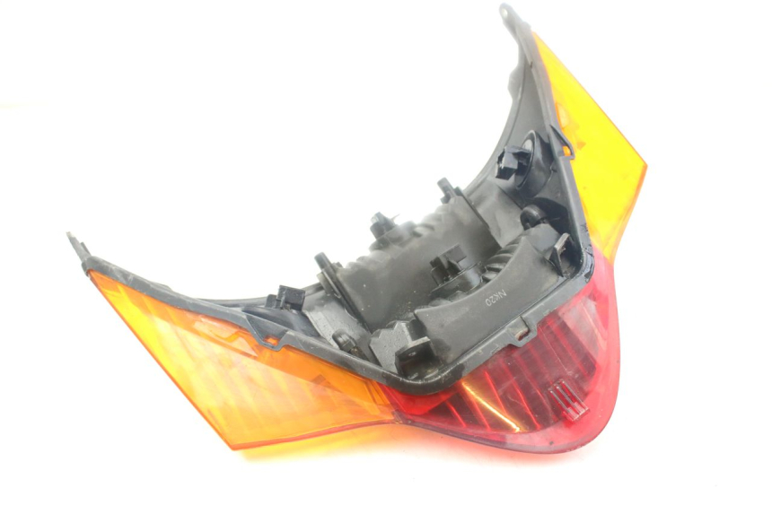photo de FEU ARRIERE HONDA VFR VTEC RC46 800 (2002 - 2013) - Autre angle de vue
