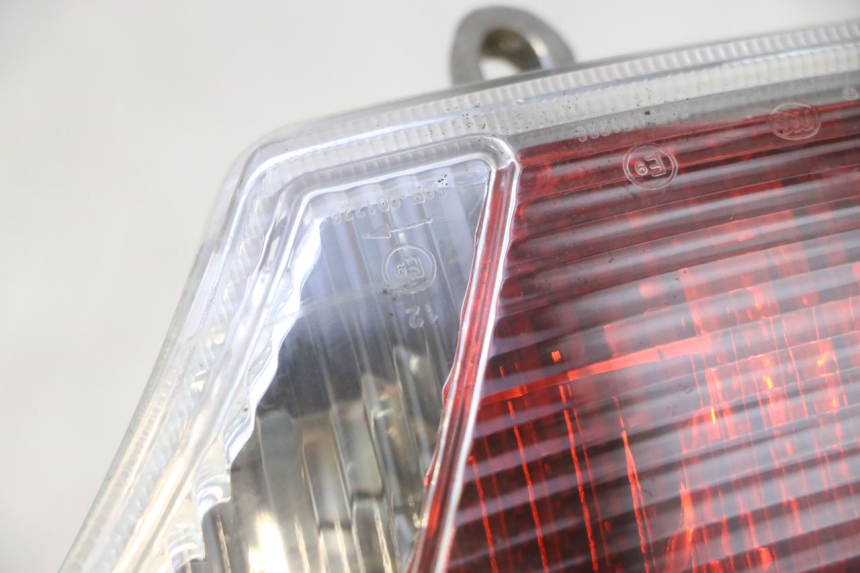 photo de FEU ARRIERE PEUGEOT VIVACITY NEW 2T 50 (2008 - 2017) - Zoom état d’usage