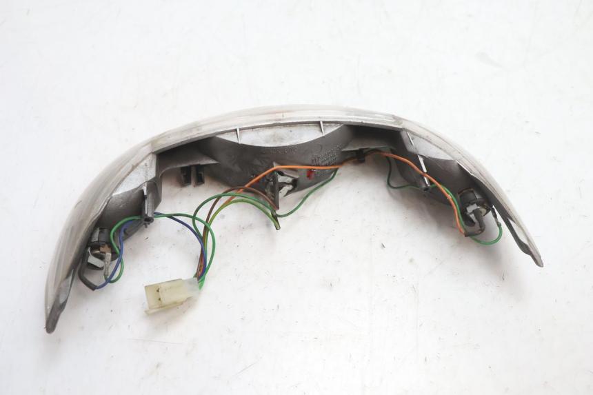 photo de FEU ARRIERE PEUGEOT VIVACITY 50 (1998 - 2003) - Autre angle de vue