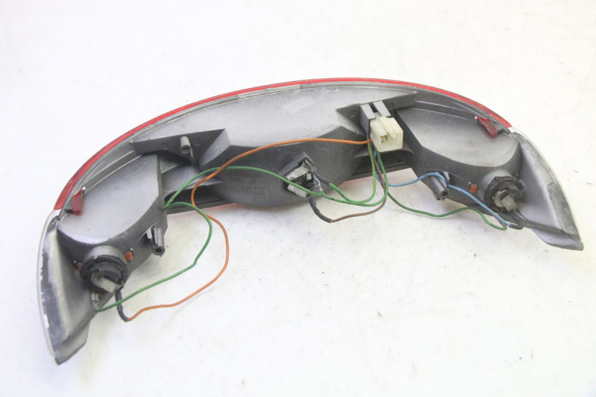 photo de FEU ARRIERE PEUGEOT VIVACITY 100 (1999 - 2008) - Points de fixation