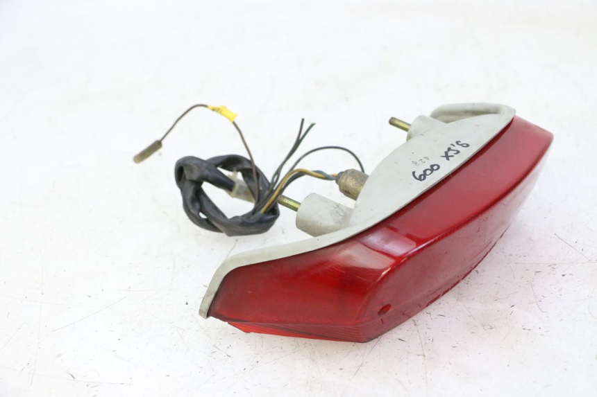 photo de FEU ARRIERE YAMAHA XJN DIVERSION 600 (2000 - 2003)