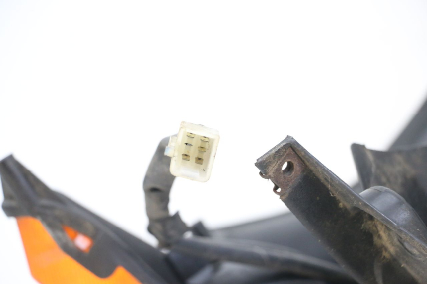 photo de FEU ARRIERE YAMAHA CYGNUS X 125 (2004 - 2007)