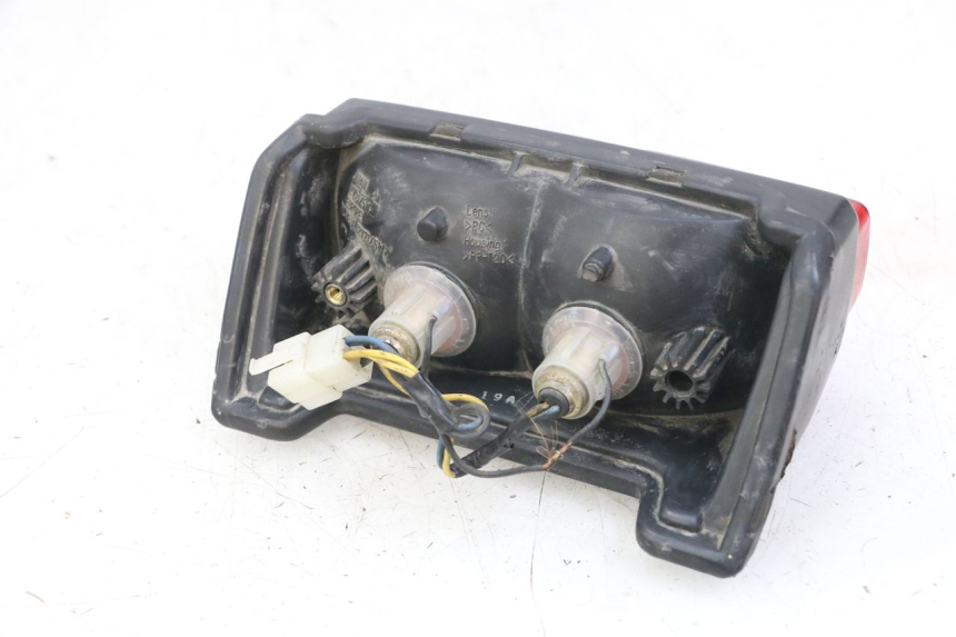 photo de FEU ARRIERE YAMAHA FZS FAZER 600 (2001 - 2003)