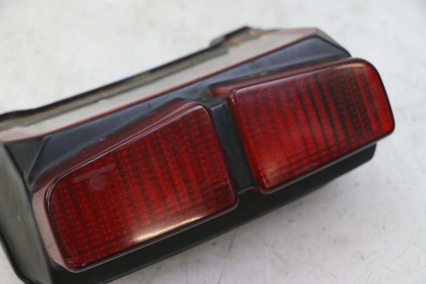 photo de FEU ARRIERE YAMAHA FZS FAZER 600 (2001 - 2003)