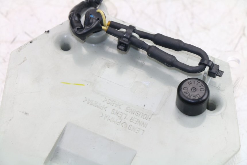 photo de FEU ARRIERE YAMAHA YZF R6 600 (2010 - 2016)