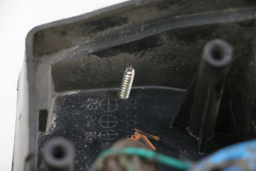 photo de FEU ARRIERE KYMCO ZING 125 (1997 - 2003) - Autre angle de vue