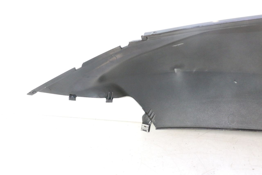 photo de FLANC ARRIERE DROIT APRILIA ATLANTIC S 125 (2010 - 2013) - Détails caractéristiques