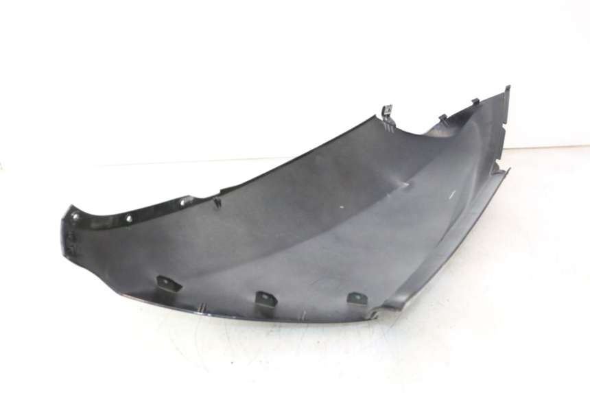 photo de FLANC ARRIERE DROIT APRILIA ATLANTIC S 125 (2010 - 2013) - Focus structure