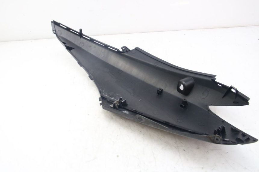 photo de FLANC ARRIERE DROIT YAMAHA D'ELIGHT DELIGHT 125 (2017 - 2020)