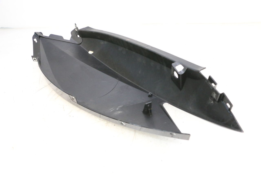 photo de FLANC ARRIERE DROIT KEEWAY F-ACT FACT EVO 50 (2020 - 2026) - Gros plan technique