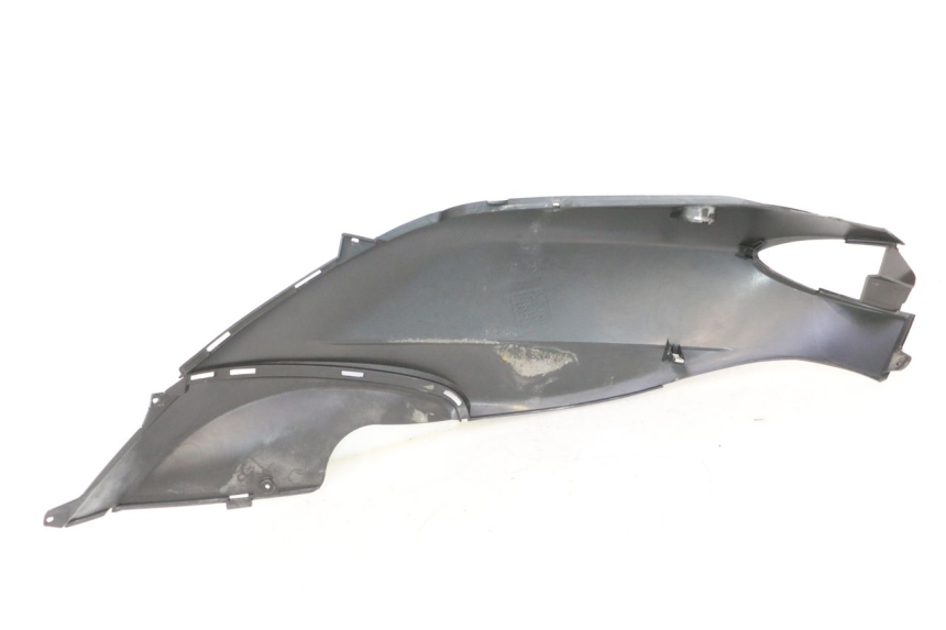 photo de FLANC ARRIERE DROIT PIAGGIO FLY 2T 50 (2004 - 2017) - Gros plan technique
