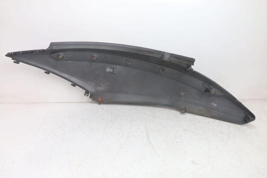 photo de FLANC ARRIERE DROIT SYM GTS EVO 125 (2009 - 2013) - Vue d’ensemble