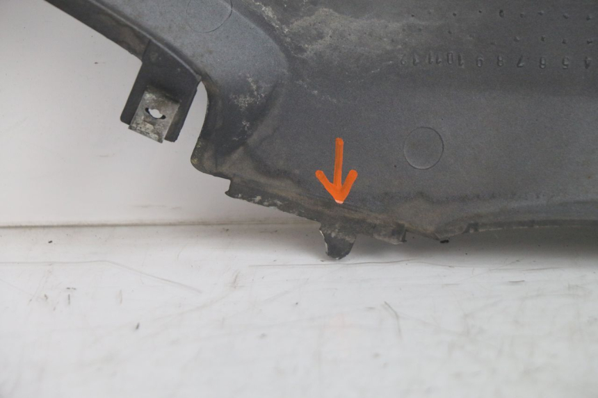 photo de FLANC ARRIERE DROIT SYM GTS EVO 125 (2009 - 2013) - Pièce contrôlée