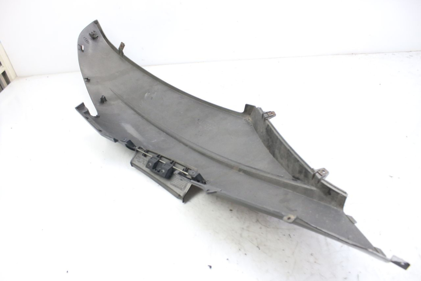 photo de FLANC ARRIERE DROIT HONDA FES S-WING SWING ABS 125 (2007 - 2015)