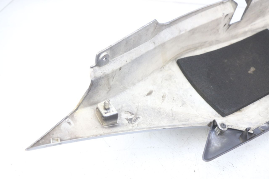 photo de FLANC ARRIERE DROIT HONDA FJS SILVERWING SILVER WING 400 (2009 - 2016)