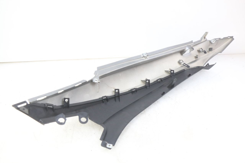 photo de FLANC ARRIERE DROIT HONDA VISION NSC R 50 (2013 - 2015)