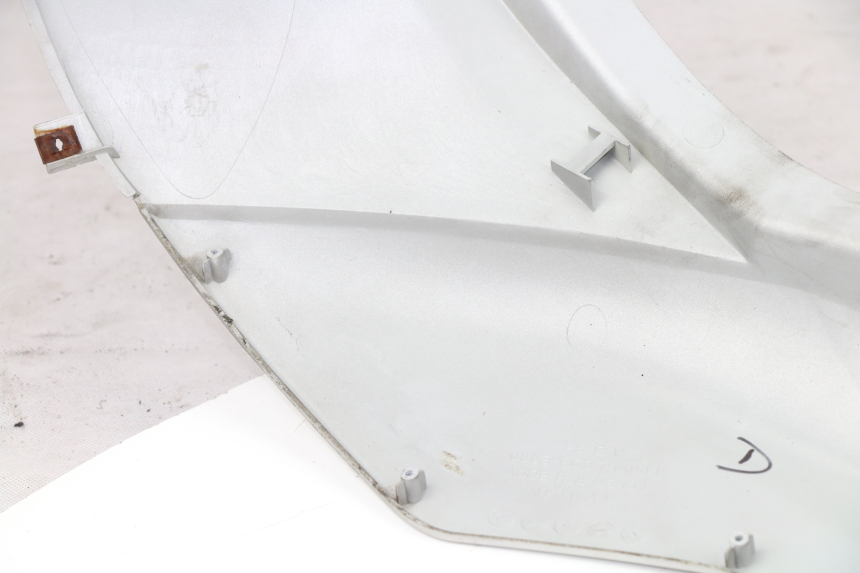 photo de FLANC ARRIERE DROIT KYMCO PEOPLE S 125 (2000 - 2008)