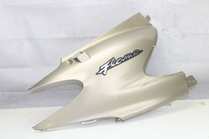 photo de FLANC ARRIERE DROIT MBK FLAME 125 (2000 - 2004)