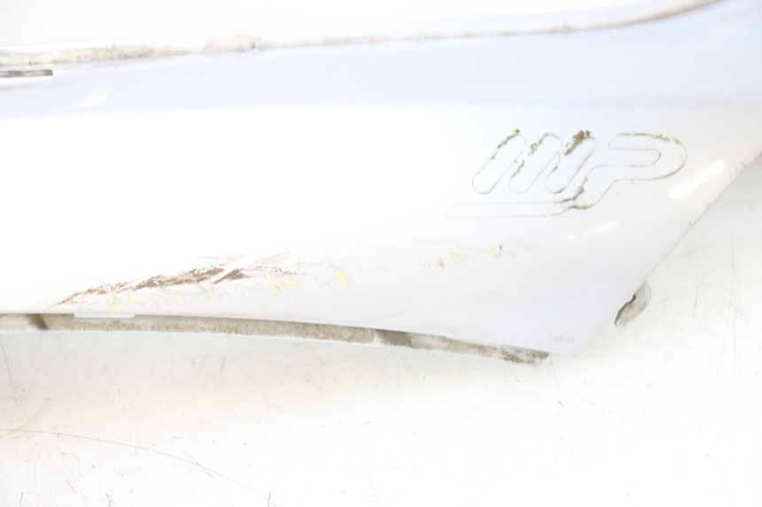 photo de FLANC ARRIERE DROIT PIAGGIO MP3 125 (2006 - 2014) - Autre angle de vue