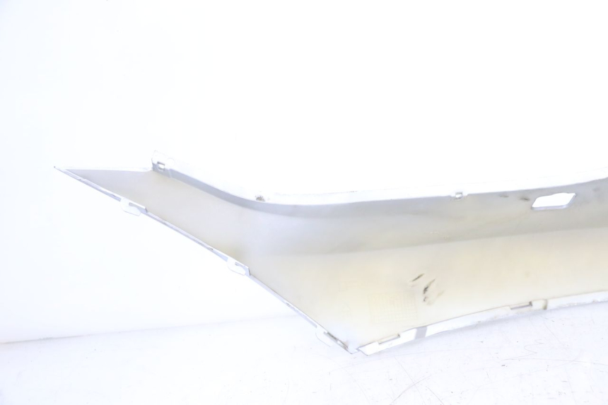 photo de FLANC ARRIERE DROIT PIAGGIO MP3 125 (2006 - 2014) - État de surface