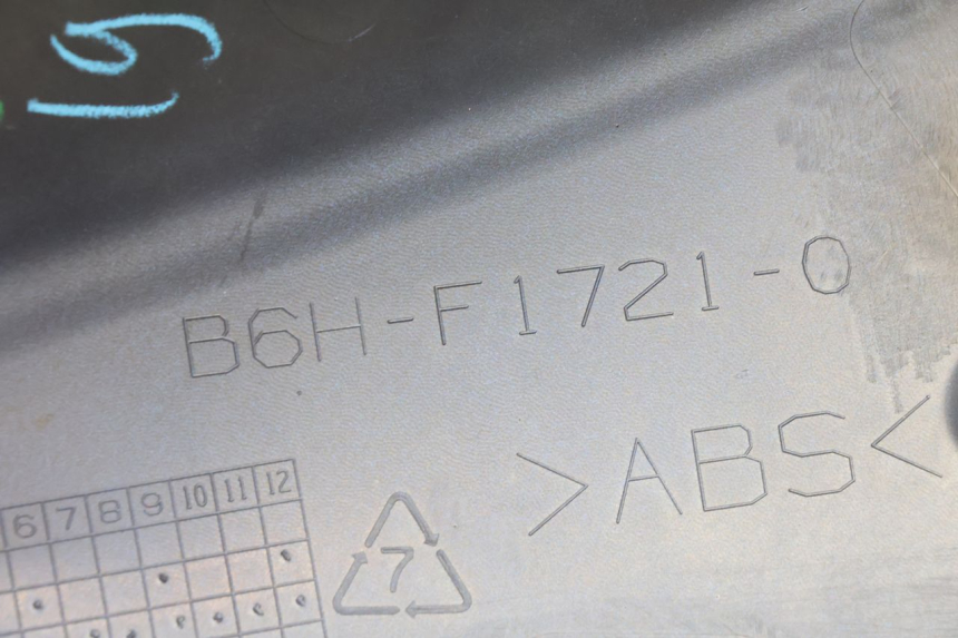 photo de FLANC ARRIERE DROIT YAMAHA N-MAX NMAX 125 (2021 - 2024) - Vue rapprochée