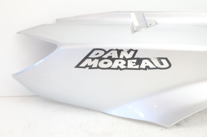photo de FLANC ARRIERE DROIT FYM SCOOTERONE 125 (2006 - 2008) - Détail de la pièce