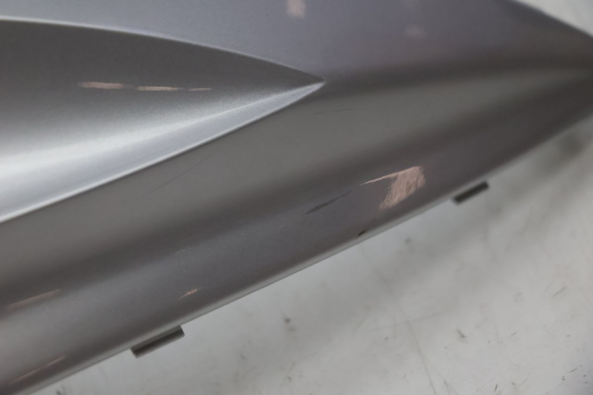 photo de FLANC ARRIERE DROIT FYM SCOOTERONE 125 (2006 - 2008) - Points de fixation