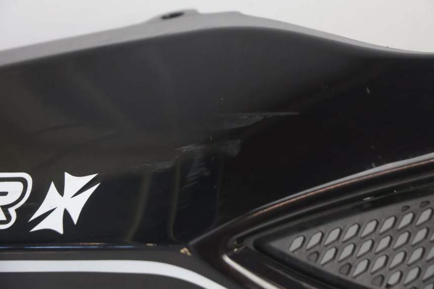 photo de FLANC ARRIERE DROIT CAN-AM SPYDER RS 1000 (2008 - 2012) - Zoom état d’usage