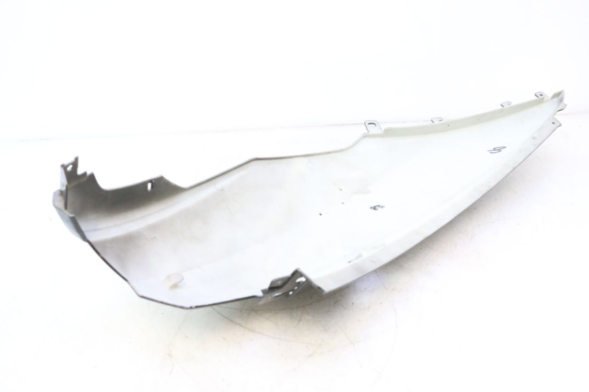 photo de FLANC ARRIERE DROIT RAZZO STEED 125 (2012 - 2018) - Gros plan technique