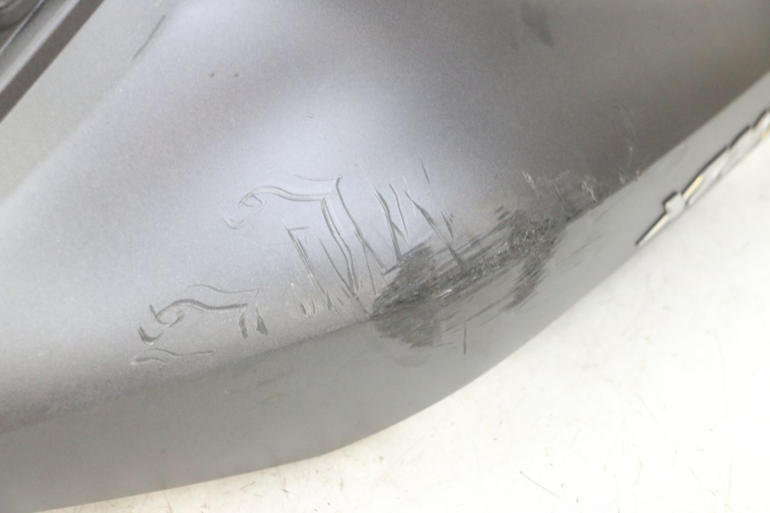 photo de FLANC ARRIERE DROIT YAMAHA XMAX X-MAX 125 (2021 - 2025) - Zoom état d’usage