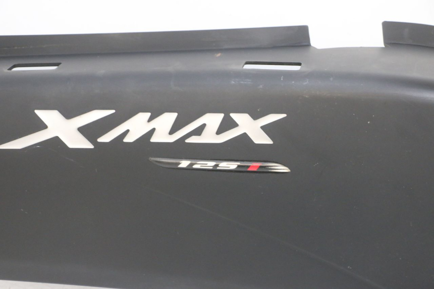photo de FLANC ARRIERE DROIT YAMAHA XMAX X-MAX 125 (2006 - 2009) - Points de fixation