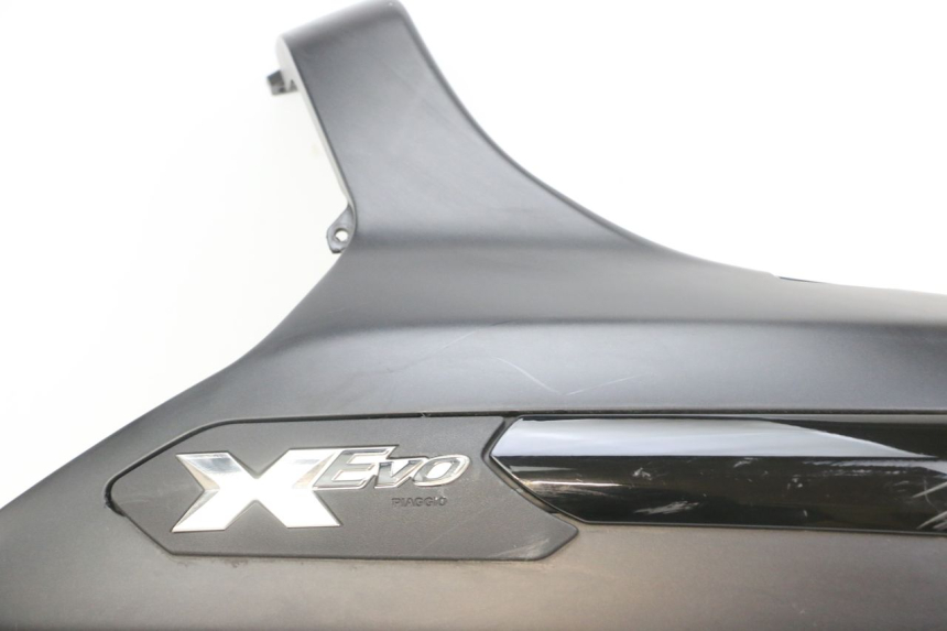 photo de FLANC ARRIERE DROIT PIAGGIO XEVO - X EVO 125 (2007 - 2016) - Détails caractéristiques