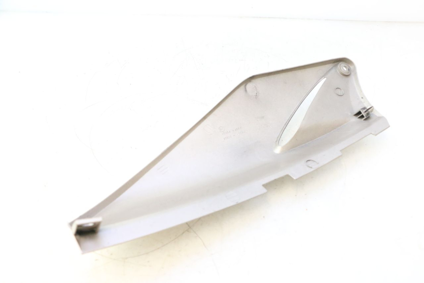 photo de FLANC ARRIERE DROIT HONDA XLV VARADERO 125 (2007 - 2012) - État de surface