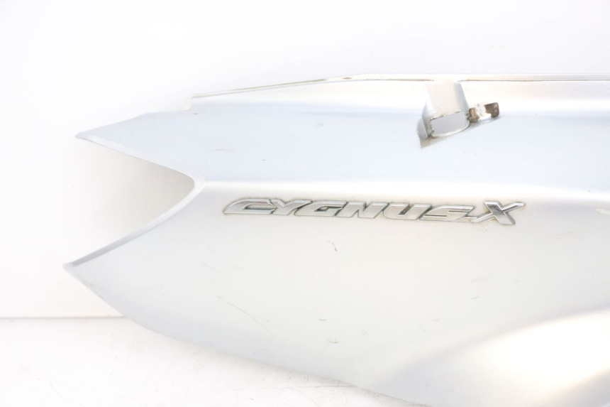 photo de FLANC ARRIERE DROIT YAMAHA CYGNUS X 125 (2004 - 2007)