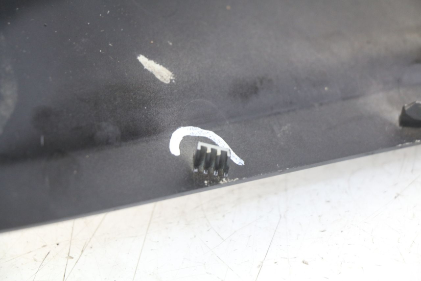 photo de FLANC ARRIERE DROIT YAMAHA HW XENTER 125 (2011 - 2017)