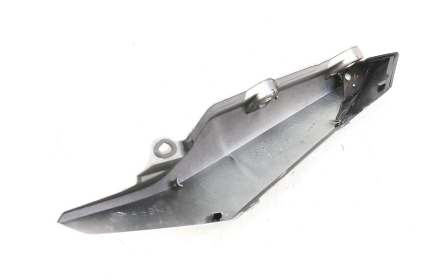 photo de FLANC ARRIERE DROIT YAMAHA XJ6 600 (2008 - 2016)