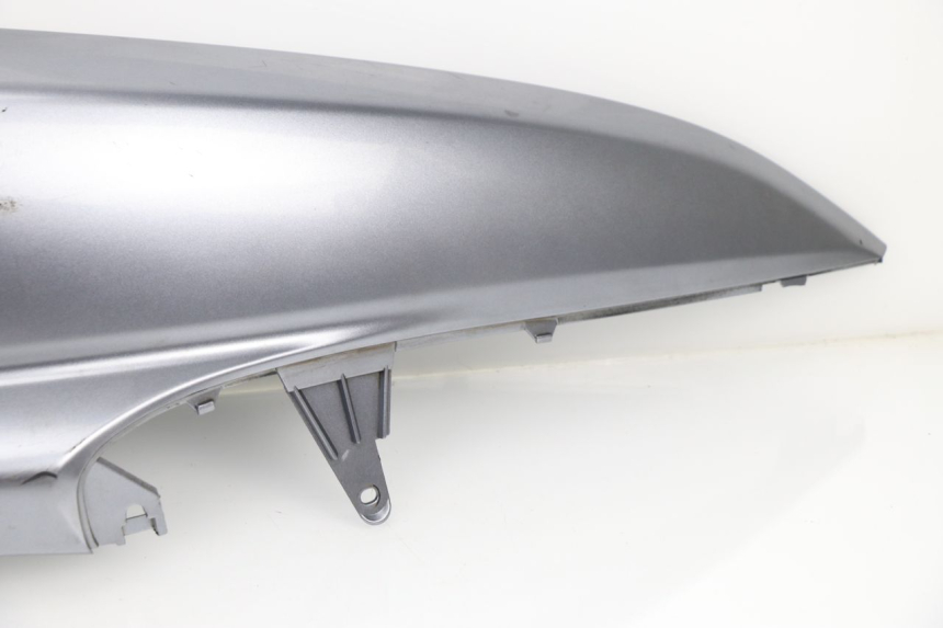 photo de FLANC ARRIERE DROIT YAMAHA YP MAJESTY 400 (2004 - 2008)