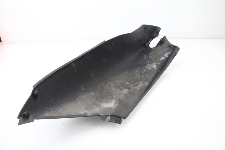 photo de FLANC ARRIERE DROIT YAMAHA YP MAJESTY 125 (1998 - 2001)
