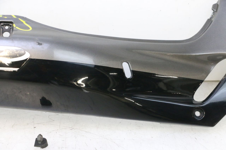 photo de FLANC ARRIERE DROIT KAWASAKI ZZR 600 (1995 - 2004) - Autre angle de vue