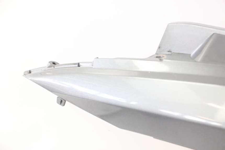 photo de FLANC ARRIERE GAUCHE SUZUKI BURGMAN 125 (2007 - 2014) - Détail de la pièce