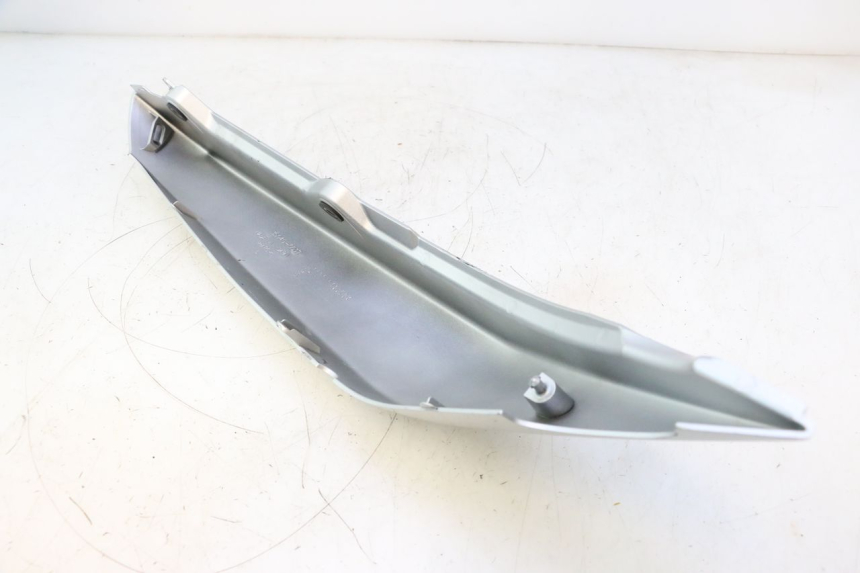 photo de FLANC ARRIERE GAUCHE KAWASAKI ER-6 ER6 N 650 (2005 - 2009) - Détail de la pièce