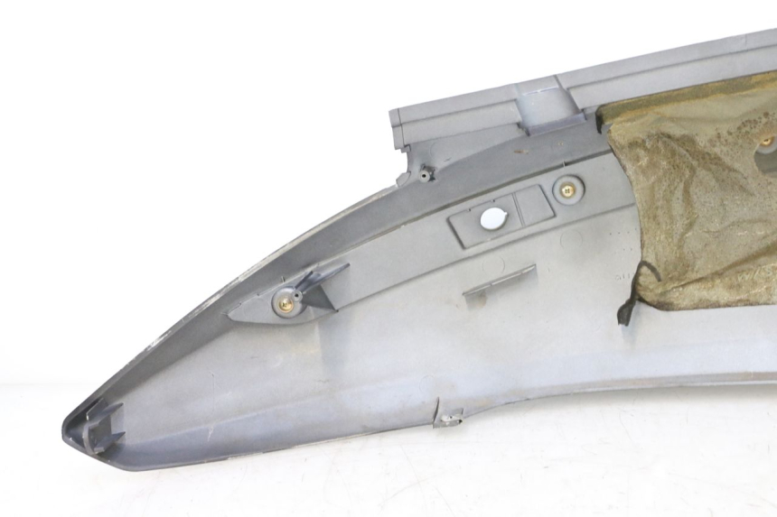 photo de FLANC ARRIERE GAUCHE SYM GTS EVO 125 (2009 - 2013) - Marquages et références