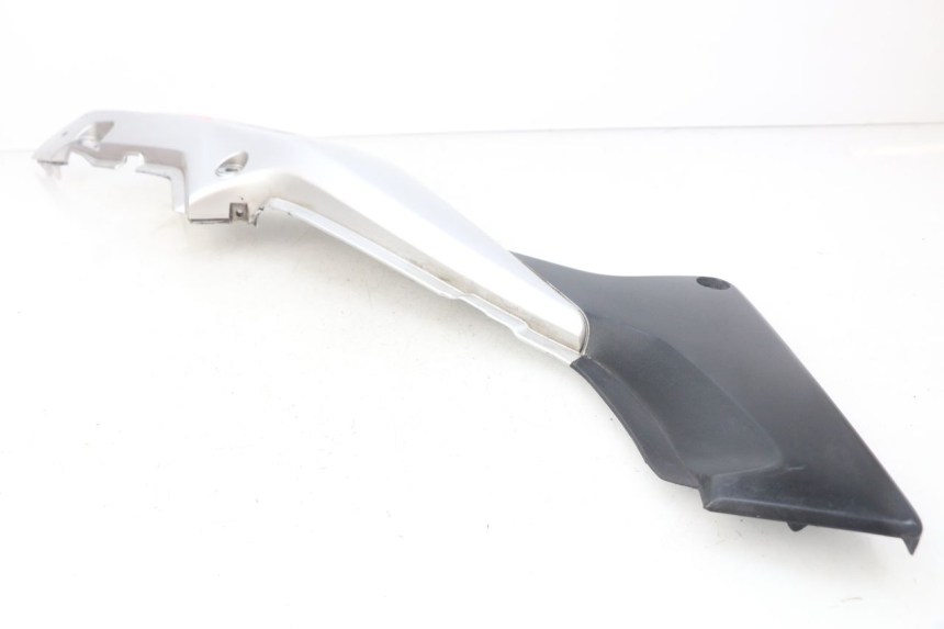 photo de FLANC ARRIERE GAUCHE HONDA CBR R 125 (2003 - 2006)