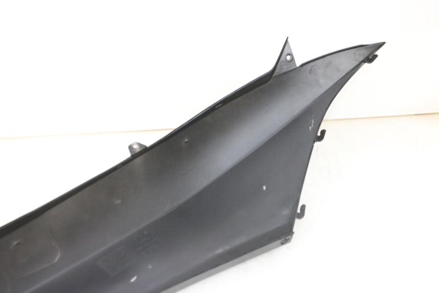 photo de FLANC ARRIERE GAUCHE PIAGGIO MP3 HPE 300 (2019 - 2026) - Zoom état d’usage